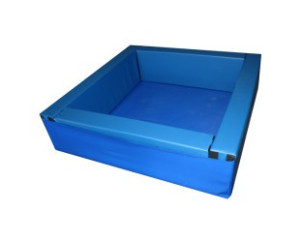 PISCINA CUADRADA LLENADO PELOTAS
